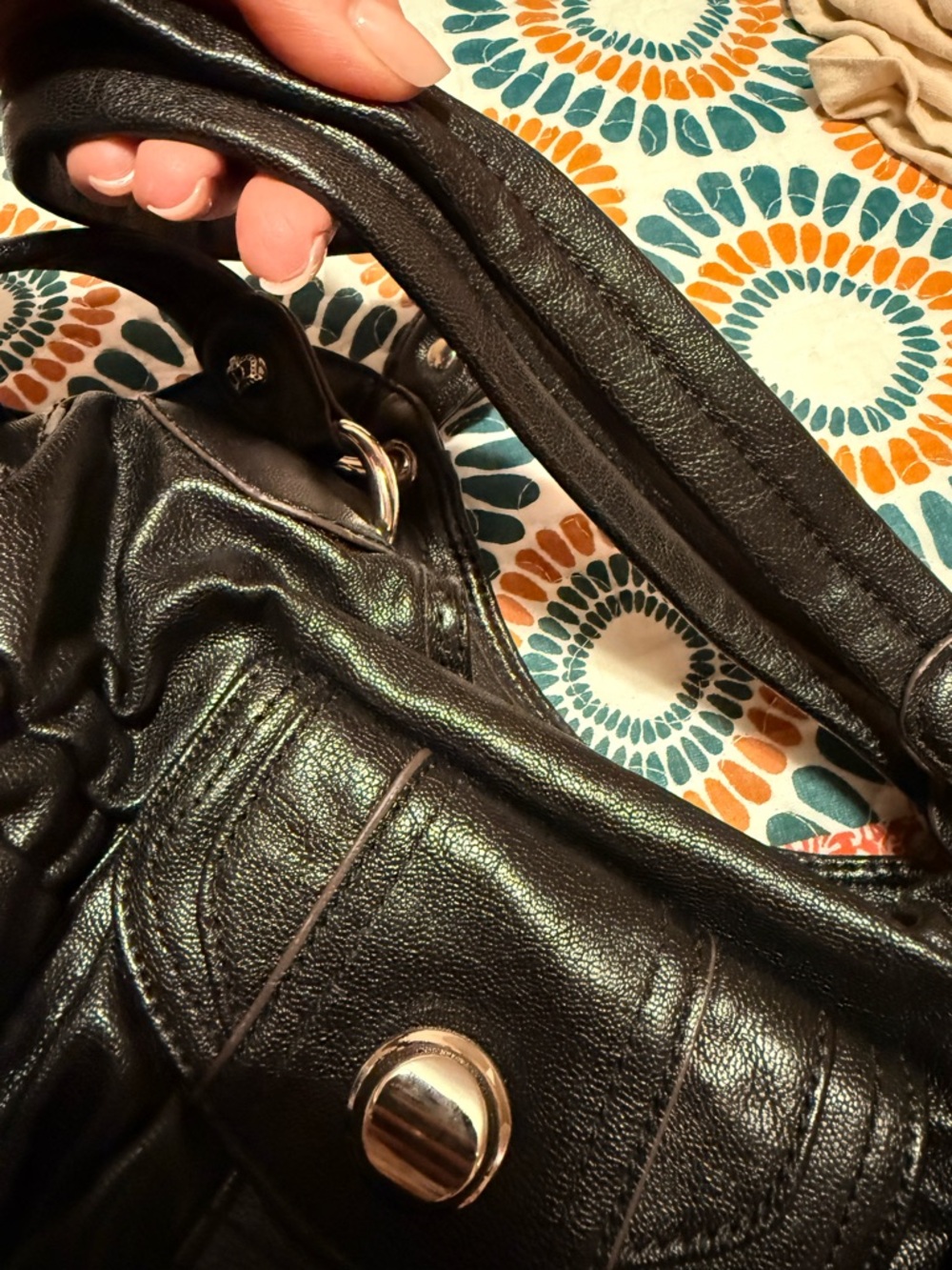 Elegant Kathy Van Zealand Black Leather Handbag - Picture 11 of 11
